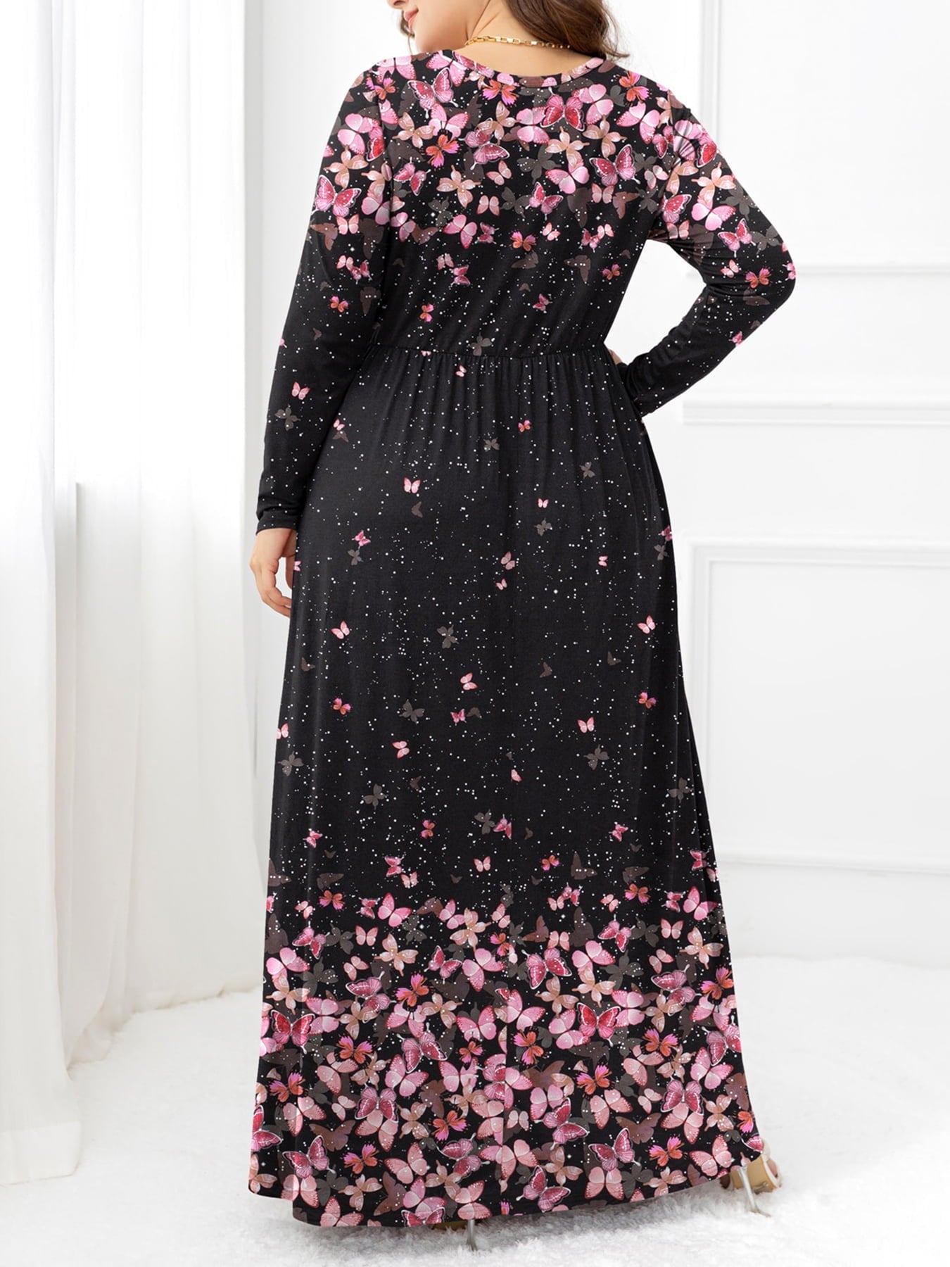 Plus Size Round Neck Maxi Dress with Pockets - Witcheasy