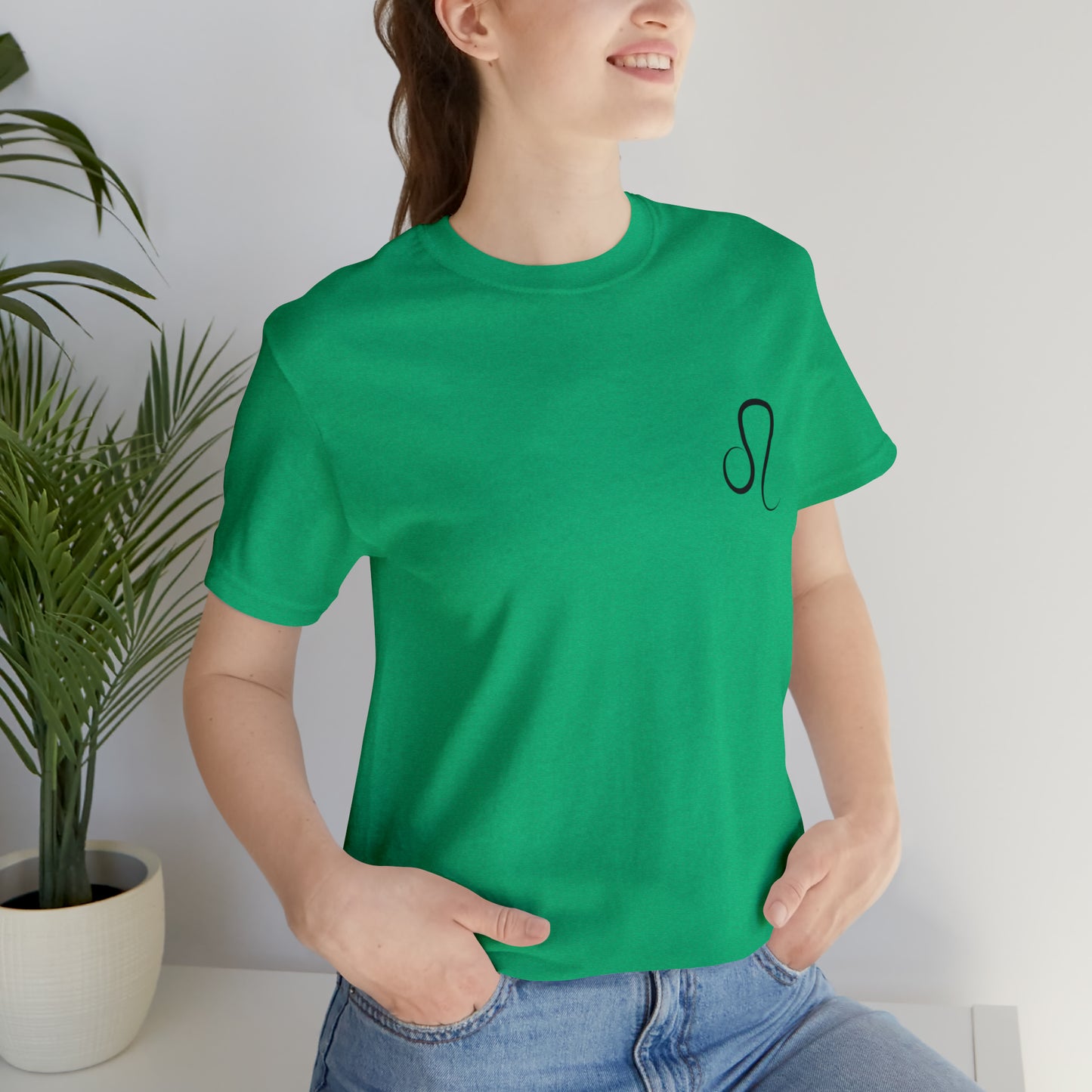 Leo Simple Unisex Jersey Short Sleeve Tee