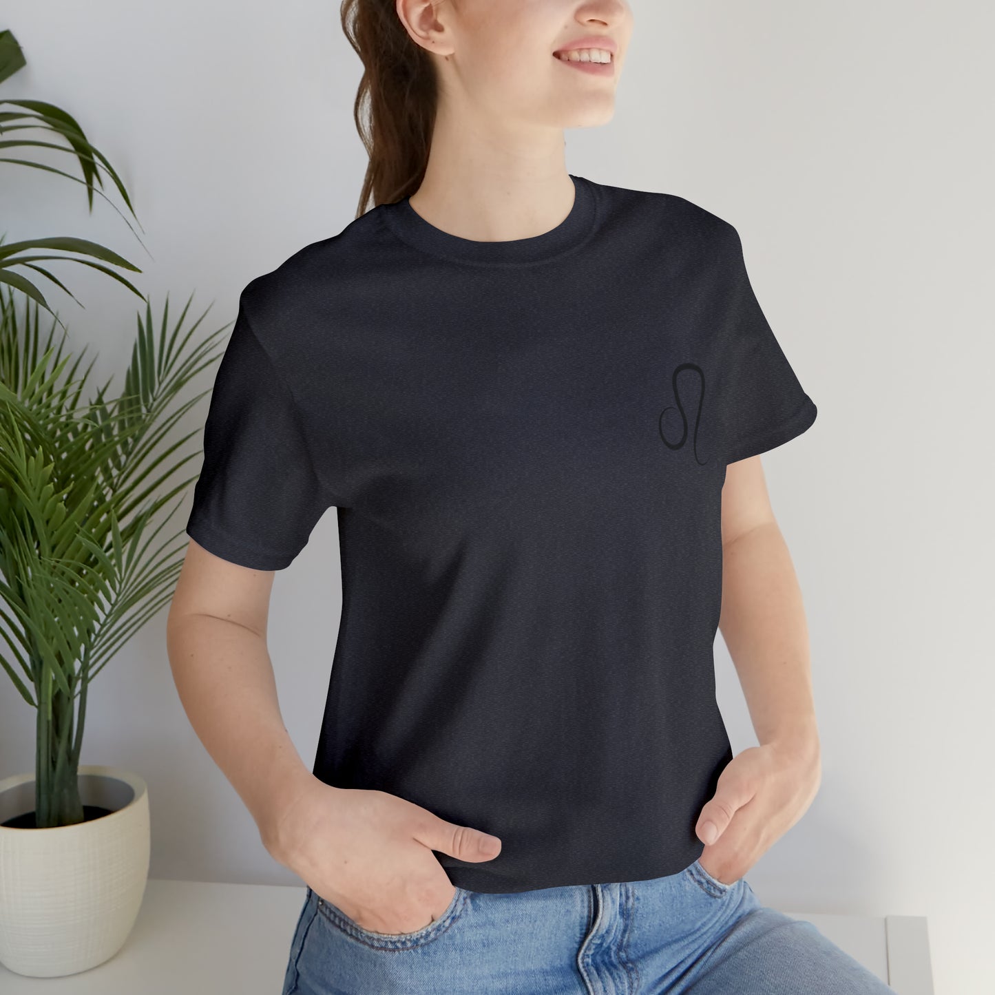 Leo Simple Unisex Jersey Short Sleeve Tee