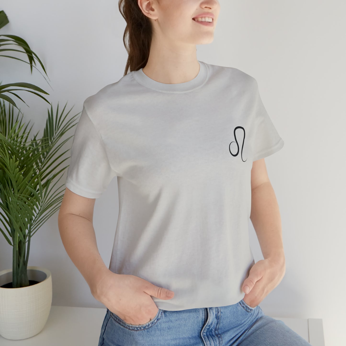 Leo Simple Unisex Jersey Short Sleeve Tee