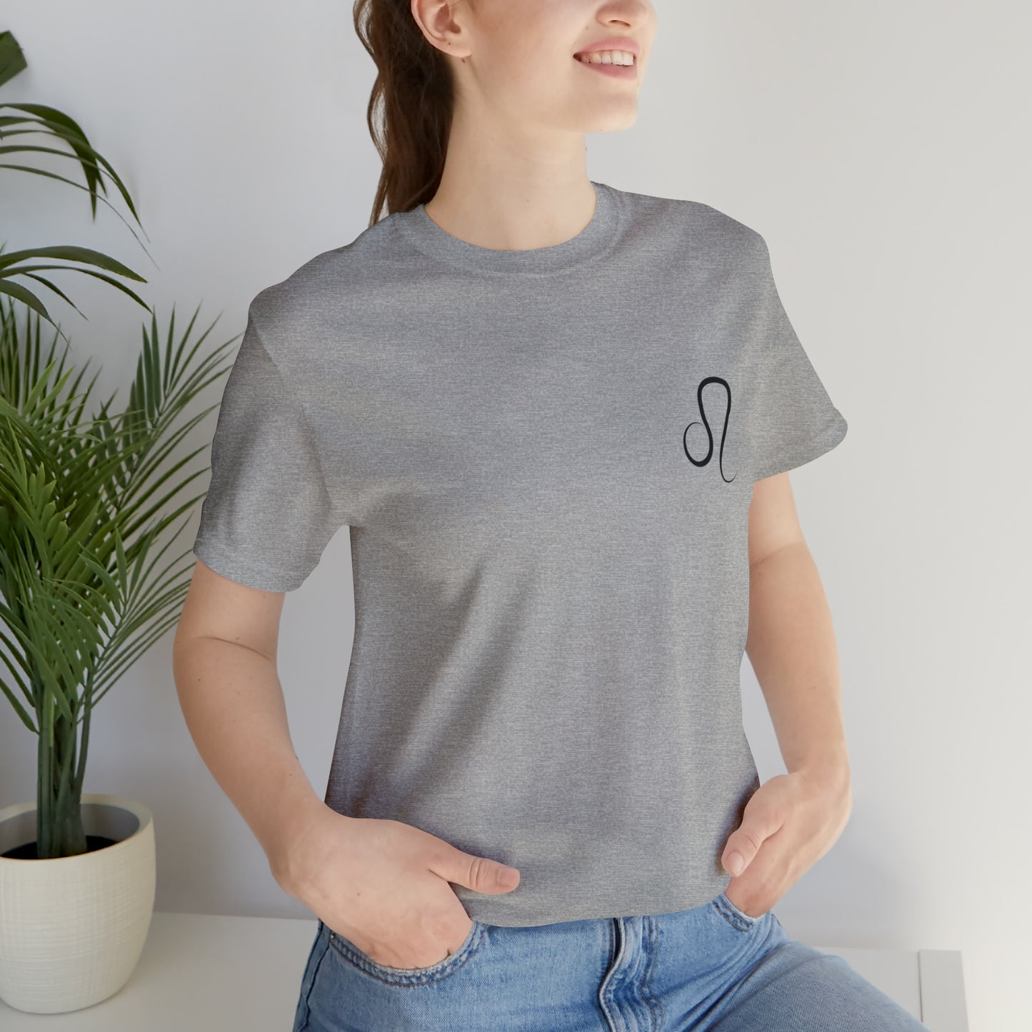 Leo Simple Unisex Jersey Short Sleeve Tee