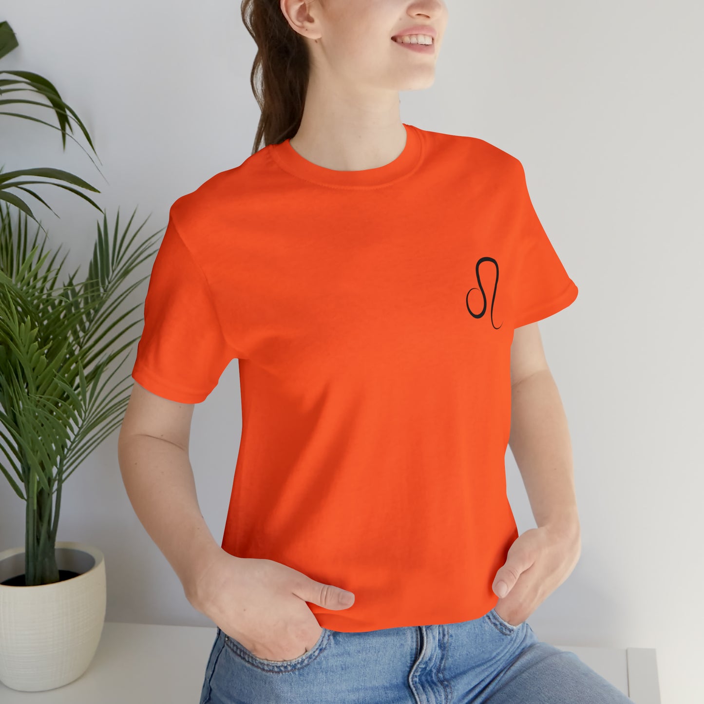 Leo Simple Unisex Jersey Short Sleeve Tee