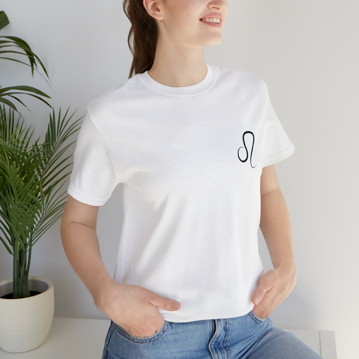 Leo Simple Unisex Jersey Short Sleeve Tee